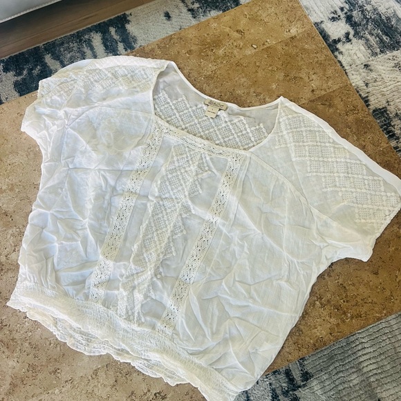 Lucky Brand Tops - Lucky Brand Off White Crop Blouse with Textured Lace and Embroidery Size L